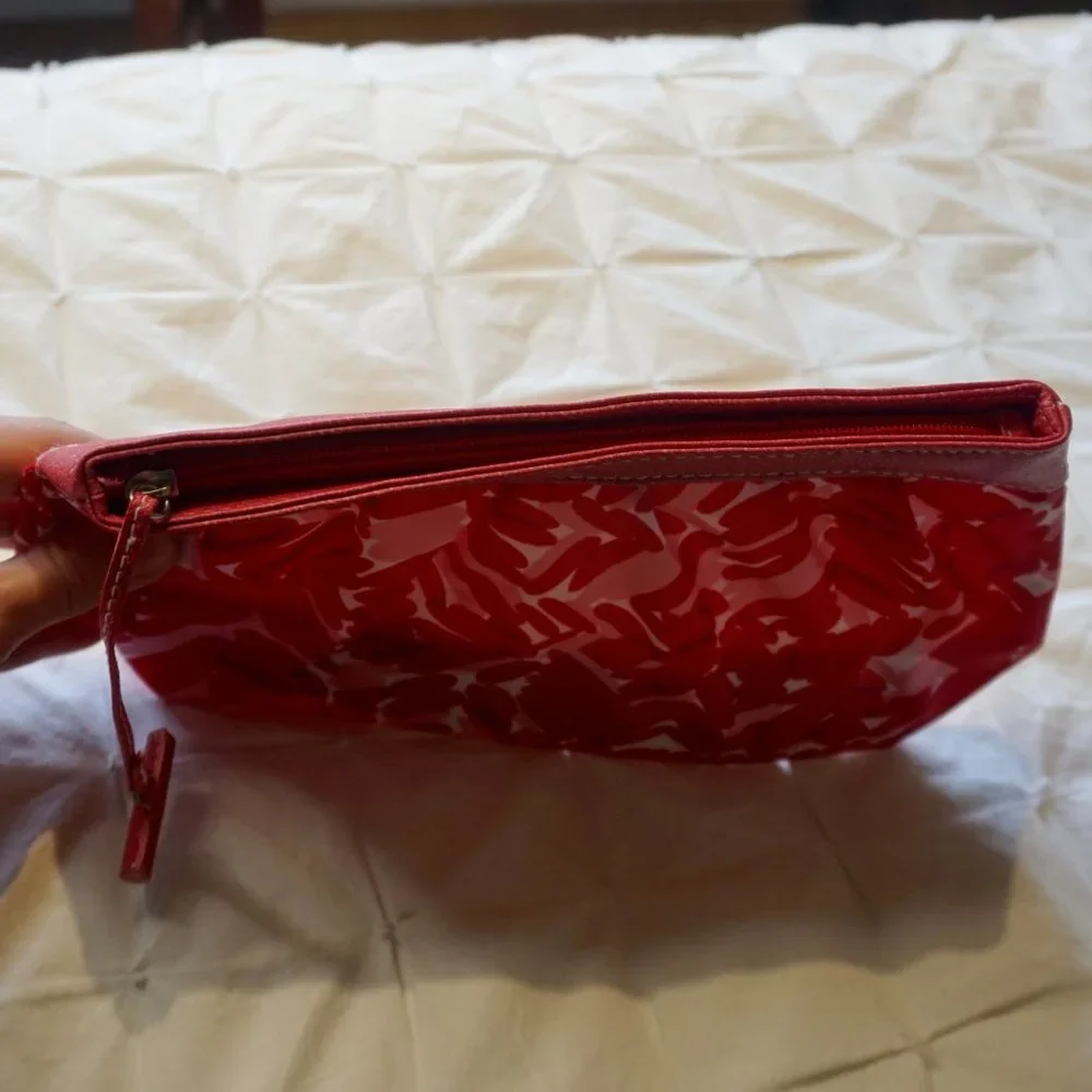 💚 CLINIQUE Pink/Red/White Pattern Makeup Bag (OS)